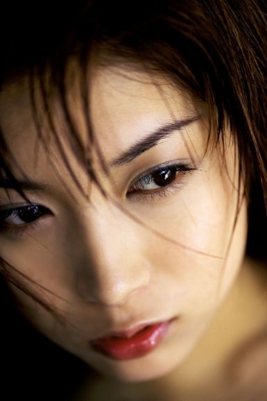 “华体会网页版登录入口”头发一天不洗就出油 一洗头就大把的掉头发